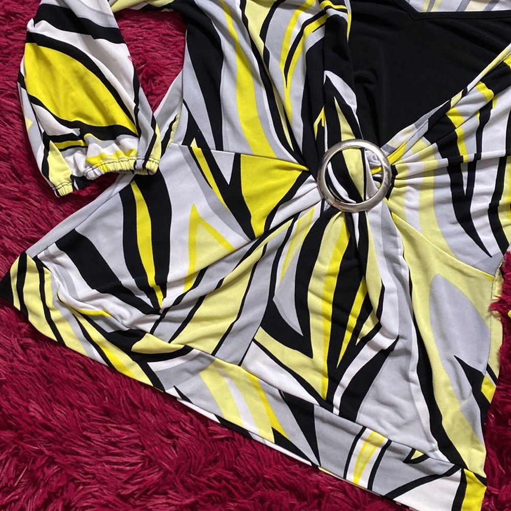 Grey, yellow, and black blouse - Picture 3 of 14